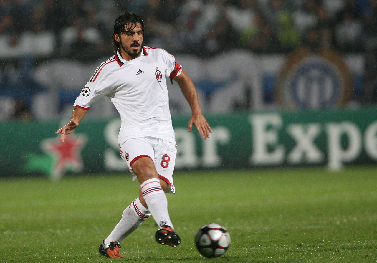 官方：多特与34岁第二门将亚历山大-迈尔续约至2027年（多特官宣：34岁替补门将亚历山大-迈尔续约，合同至2027年）