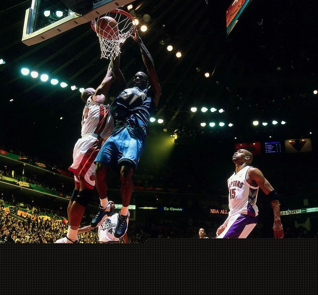 环球足球奖年度最佳教练候选：恩里克、斯洛特、弗里克在列（恩里克、斯洛特、弗里克入围环球足球奖年度最佳教练候选）