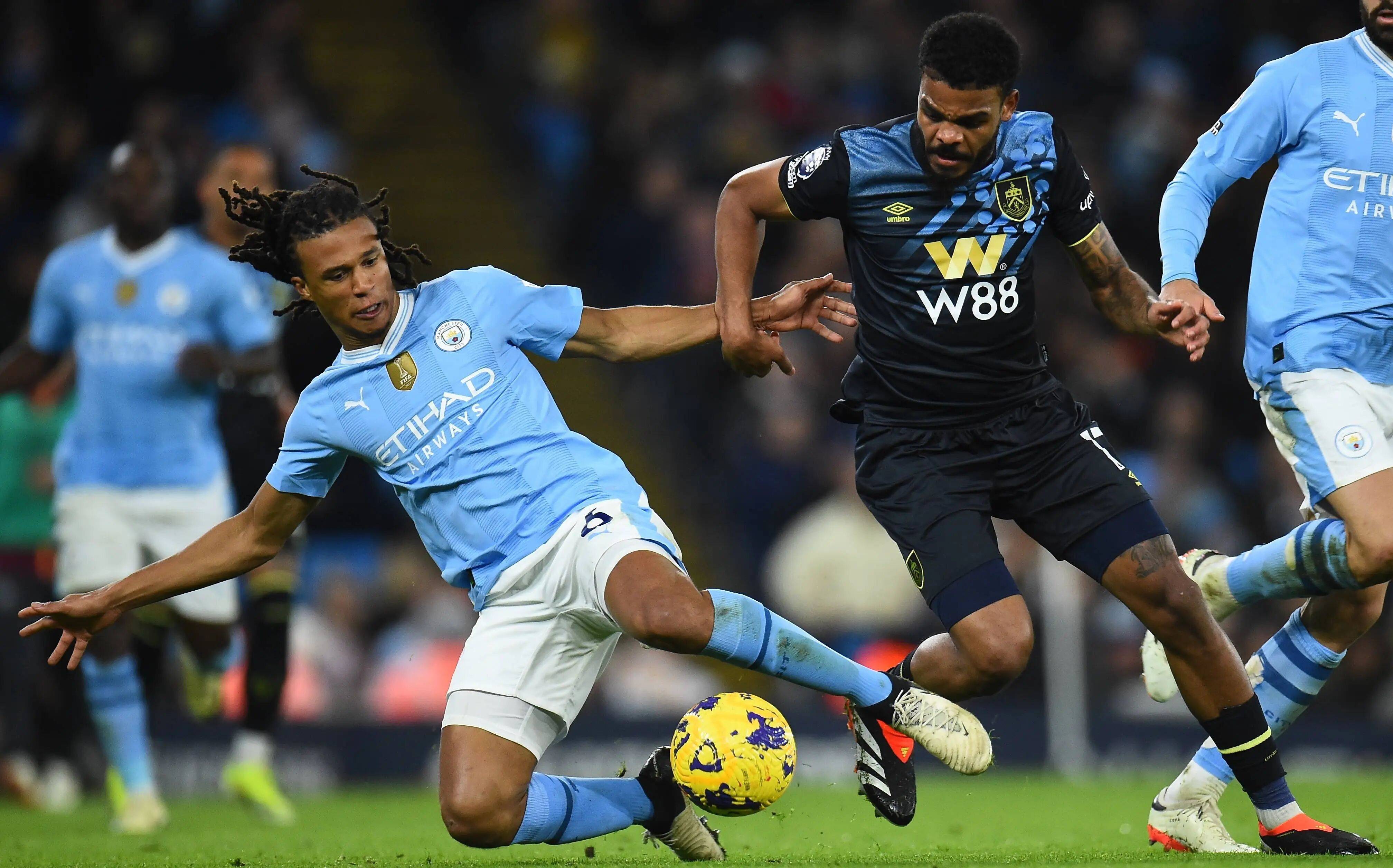 你们猜猜巴扎黑最喜欢带哪顶帽子？（猜猜看，巴扎黑最钟爱哪顶帽子？）