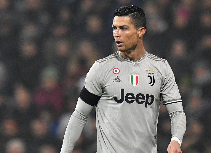 中外选手同台竞技！内蒙古国际大众短道速滑公开赛鸣枪（内蒙古国际大众短道速滑公开赛开幕！中外冰上健儿同场角逐）