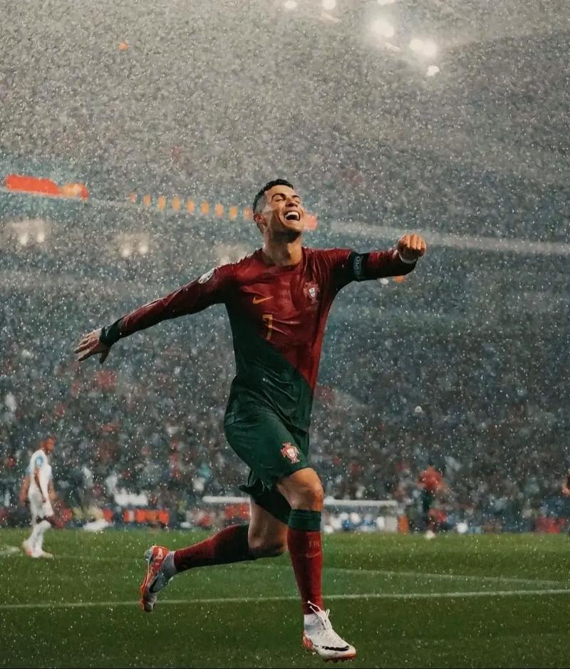 申花客战广岛三箭：吴曦领衔，米内罗、阿马杜、路易斯首发（申花客场对阵广岛三箭：吴曦率队，米内罗、阿马杜、路易斯首发出场）