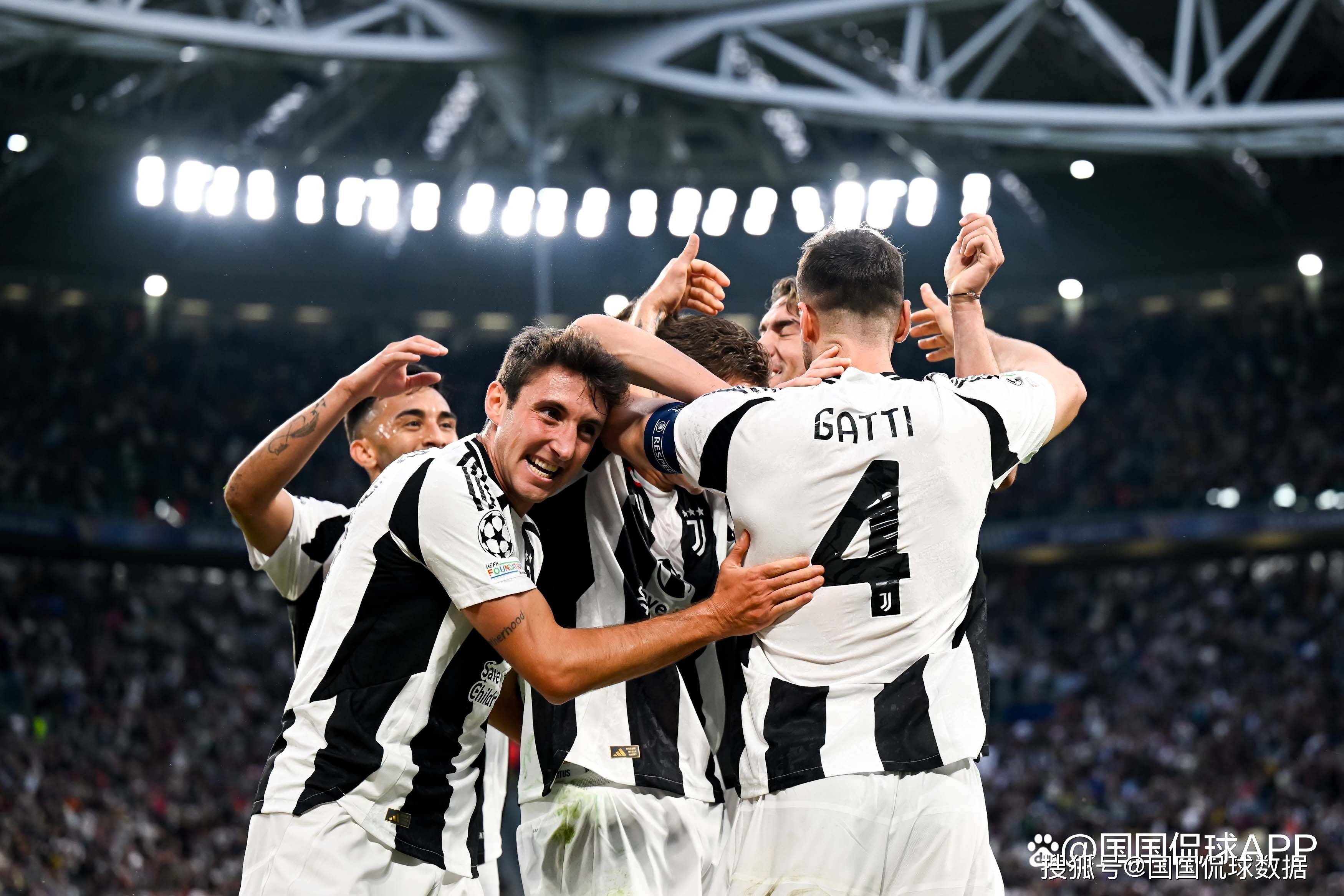 马德兴：邵佳一教练组土洋结合更受青睐，他的海外人脉有帮助（马德兴：邵佳一教练组中外融合更获青睐，海外人脉成助力）